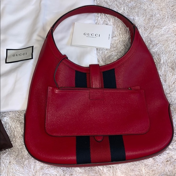 Authentic Gucci handbag with removable wallet. - Picture 3 of 8